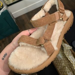 shearling tevas